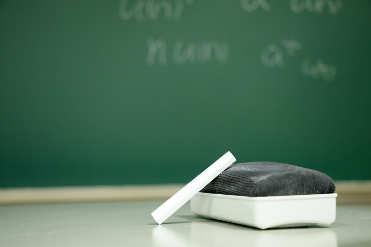 青岛大学在陕招生数据全景：2022-2024文理科录取趋势与专业分数线深度解析