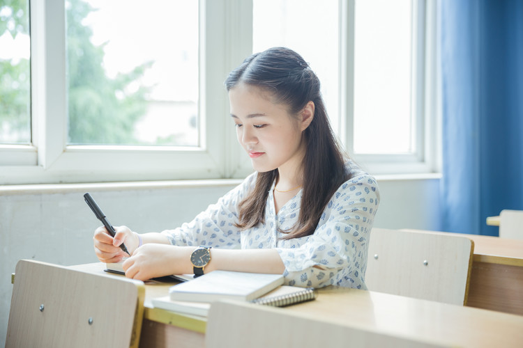 2025报考指南：广东石油化工学院(GPC)近三年各省录取分数线深度解析