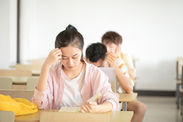 2025年韩山师范学院（Hanshan Normal University）录取预测：近三年各省分数线趋势与报考策略