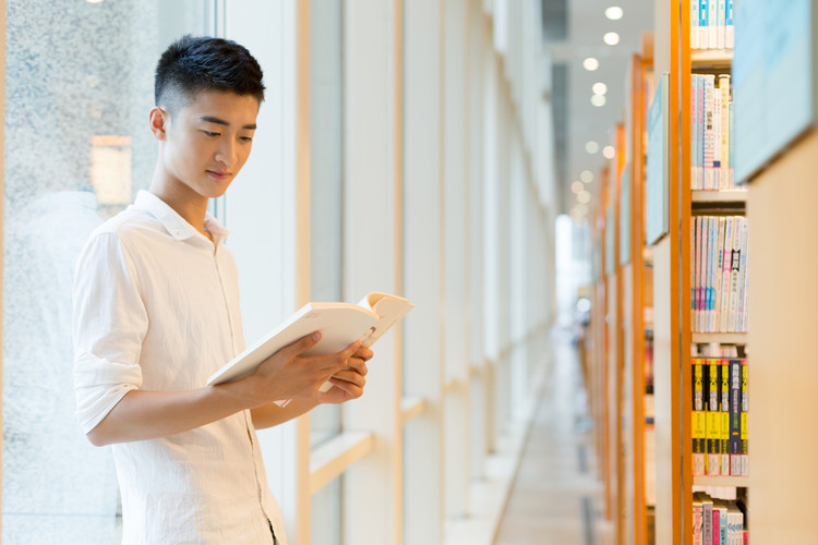 广州中医药大学（GZUCM）四川地区录取趋势分析：2022-2024年分数线与位次全解读