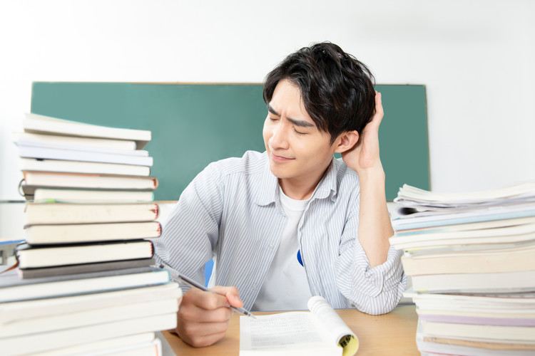 黔南民族师范学院(Qiannan Normal University for Nationalities)近三年录取数据全解析：2022-2024分数线趋势与2025报考指南