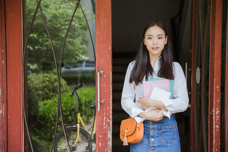中国地质大学（武汉）(CUG)2025报考指南：近三年各省录取分数线趋势解析